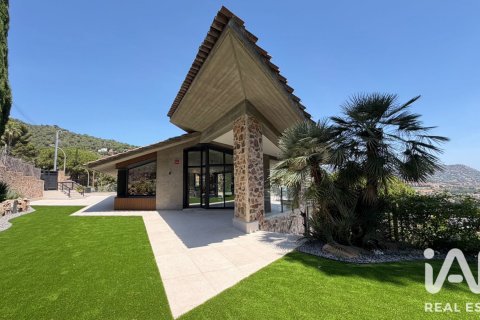 Сasa de 453 m² en venta en Premia De Dalt, Barcelona, Cataluña, Spain № 8364 - foto 2