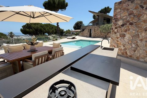Сasa de 453 m² en venta en Premia De Dalt, Barcelona, Cataluña, Spain № 8364 - foto 3
