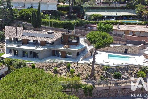 Сasa de 453 m² en venta en Premia De Dalt, Barcelona, Cataluña, Spain № 8364