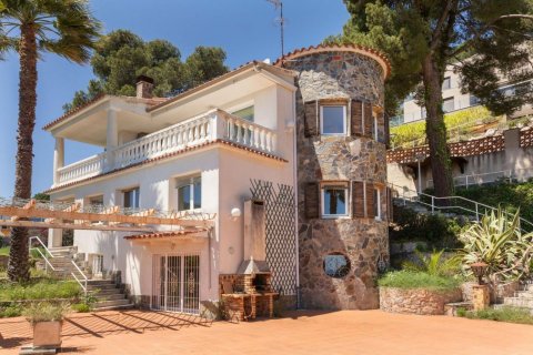 Сasa de 3 dormitorios en venta en Sant Feliu de Guíxols, Gerona, Cataluña, Spain № 1681 - foto 24
