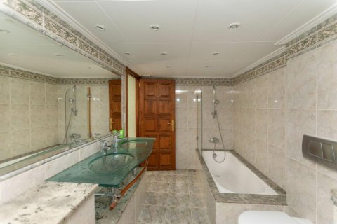 Сasa de 3 dormitorios en venta en Sant Feliu de Guíxols, Gerona, Cataluña, Spain № 1681 - foto 21