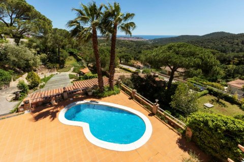 Сasa de 3 dormitorios en venta en Sant Feliu de Guíxols, Gerona, Cataluña, Spain № 1681 - foto 2