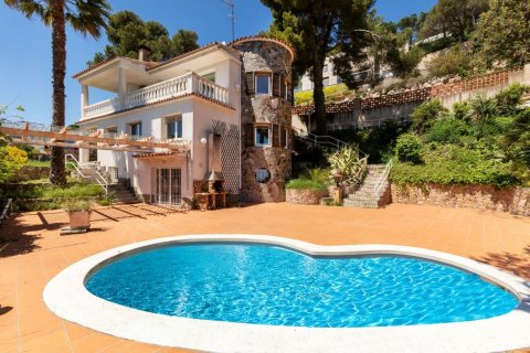Сasa de 3 dormitorios en venta en Sant Feliu de Guíxols, Gerona, Cataluña, Spain № 1681