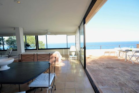 Сasa de 4 dormitorios en venta en Begur, Gerona, Cataluña, Spain № 1677 - foto 15