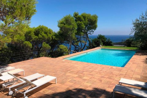 Сasa de 4 dormitorios en venta en Begur, Gerona, Cataluña, Spain № 1677 - foto 3