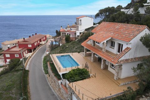 Сasa de 4 dormitorios en venta en Begur, Gerona, Cataluña, Spain № 1682 - foto 19