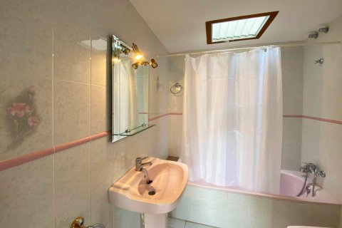 Сasa de 4 dormitorios en venta en Begur, Gerona, Cataluña, Spain № 1682 - foto 15