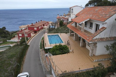 Сasa de 4 dormitorios en venta en Begur, Gerona, Cataluña, Spain № 1682 - foto 21
