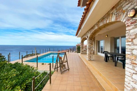 Сasa de 4 dormitorios en venta en Begur, Gerona, Cataluña, Spain № 1682
