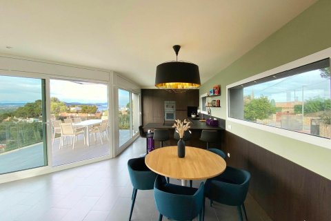 Сasa de 5 dormitorios en venta en Begur, Gerona, Cataluña, Spain № 1679 - foto 6