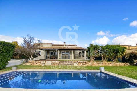 Сasa de 4 dormitorios en venta en Peralada, Gerona, Cataluña, Spain № 5745 - foto 23