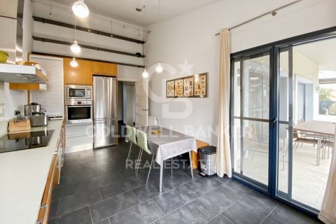 Сasa de 4 dormitorios en venta en Peralada, Gerona, Cataluña, Spain № 5745 - foto 7