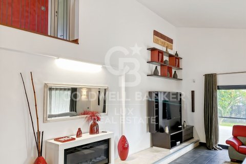 Сasa de 4 dormitorios en venta en Peralada, Gerona, Cataluña, Spain № 5745 - foto 5