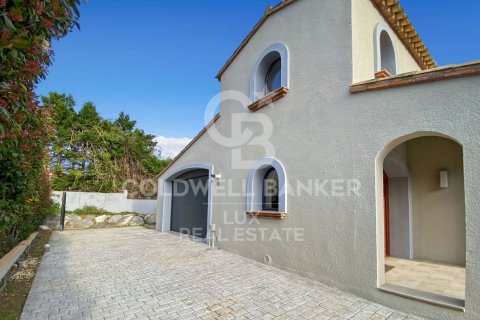 Сasa de 4 dormitorios en venta en Peralada, Gerona, Cataluña, Spain № 5745 - foto 25