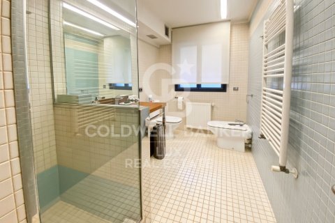Сasa de 4 dormitorios en venta en Peralada, Gerona, Cataluña, Spain № 5745 - foto 18