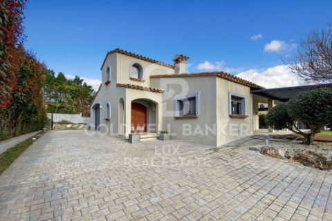 Сasa de 4 dormitorios en venta en Peralada, Gerona, Cataluña, Spain № 5745 - foto 1