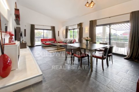 Сasa de 4 dormitorios en venta en Peralada, Gerona, Cataluña, Spain № 5745 - foto 4