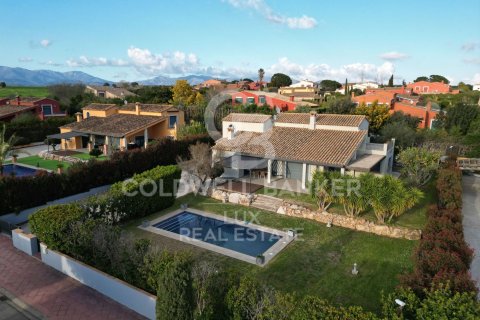 Сasa de 4 dormitorios en venta en Peralada, Gerona, Cataluña, Spain № 5745 - foto 2