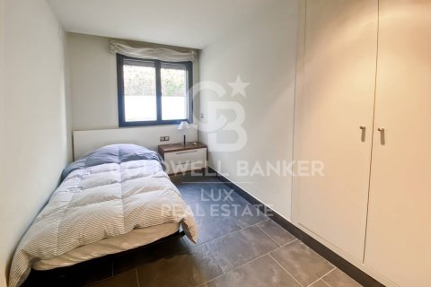 Сasa de 4 dormitorios en venta en Peralada, Gerona, Cataluña, Spain № 5745 - foto 16