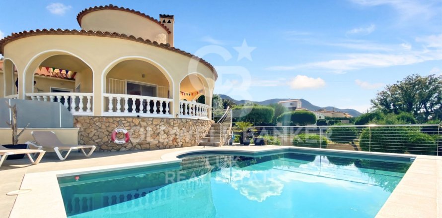 Сasa de 3 dormitorios en venta en Palau-saverdera, Gerona, Cataluña, Spain № 5746