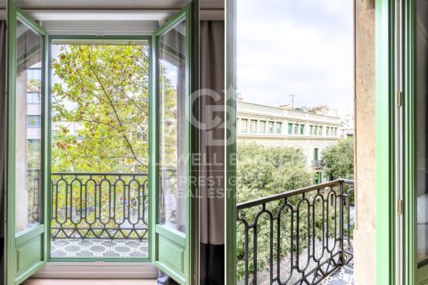 Купить квартиру в Барселона, Испания с 4 спальни, 201м², № 5744 - фото 3