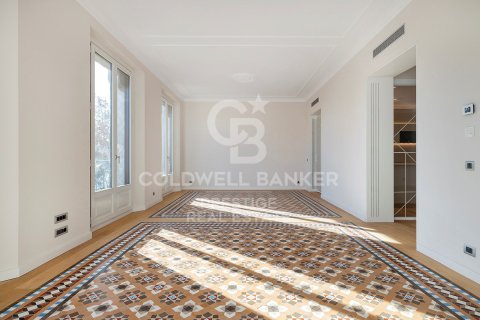 Apartamento de 3 dormitorios en venta en Barcelona, Cataluña, Spain № 5748 - foto 6