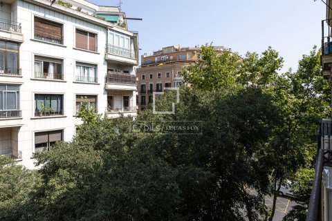 Apartamento de 2 dormitorios en alquiler en Barcelona, Cataluña, Spain № 8662 - foto 30