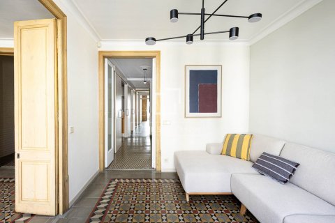 Apartamento de 2 dormitorios en alquiler en Barcelona, Cataluña, Spain № 8662 - foto 3
