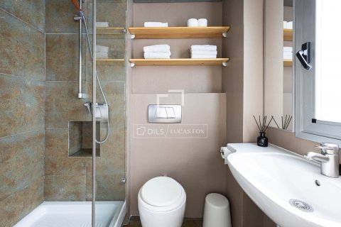 Apartamento de 2 dormitorios en alquiler en Barcelona, Cataluña, Spain № 8662 - foto 20