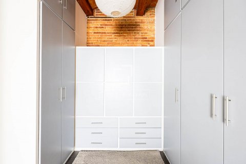 Apartamento de 2 dormitorios en alquiler en Barcelona, Cataluña, Spain № 8662 - foto 28