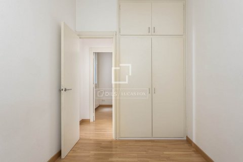 Apartamento de 2 dormitorios en venta en Barcelona, Cataluña, Spain № 8660 - foto 19