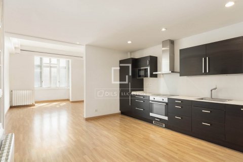 Apartamento de 2 dormitorios en venta en Barcelona, Cataluña, Spain № 8660 - foto 8
