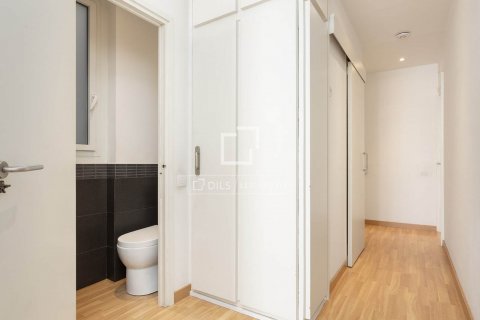 Apartamento de 2 dormitorios en venta en Barcelona, Cataluña, Spain № 8660 - foto 13