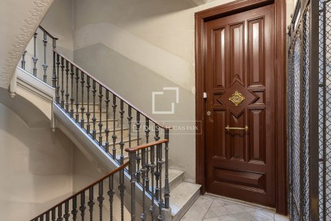 Apartamento de 2 dormitorios en venta en Barcelona, Cataluña, Spain № 8660 - foto 23