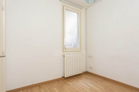 Apartamento de 2 dormitorios en venta en Barcelona, Cataluña, Spain № 8660 - foto 17