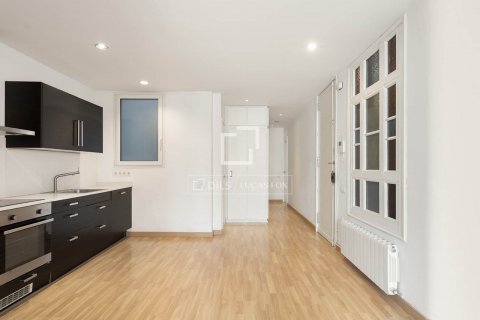 Apartamento de 2 dormitorios en venta en Barcelona, Cataluña, Spain № 8660 - foto 11