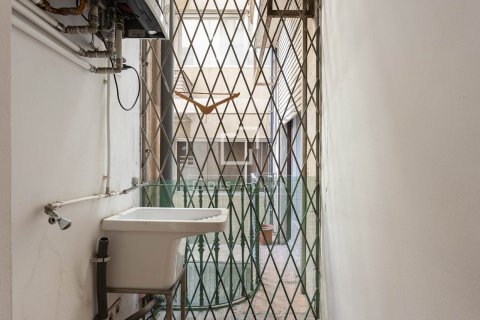 Apartamento de 2 dormitorios en venta en Barcelona, Cataluña, Spain № 8660 - foto 21