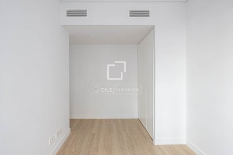 Apartamento de 5 dormitorios en venta en Barcelona, Cataluña, Spain № 8663 - foto 14