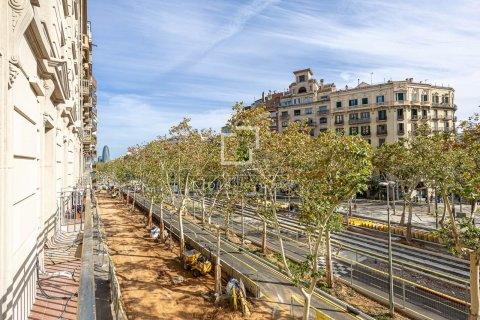 Apartamento de 5 dormitorios en venta en Barcelona, Cataluña, Spain № 8663 - foto 26