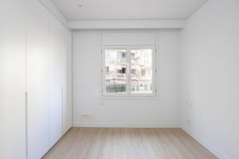 Apartamento de 5 dormitorios en venta en Barcelona, Cataluña, Spain № 8663 - foto 15