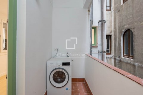 Apartamento de 5 dormitorios en venta en Barcelona, Cataluña, Spain № 8663 - foto 24