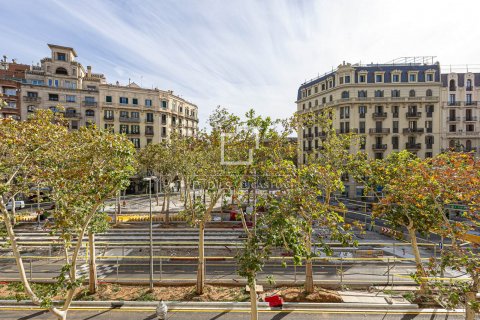 Apartamento de 5 dormitorios en venta en Barcelona, Cataluña, Spain № 8663 - foto 25