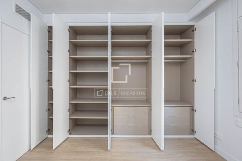 Apartamento de 5 dormitorios en venta en Barcelona, Cataluña, Spain № 8663 - foto 17