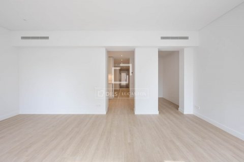 Apartamento de 5 dormitorios en venta en Barcelona, Cataluña, Spain № 8663 - foto 4