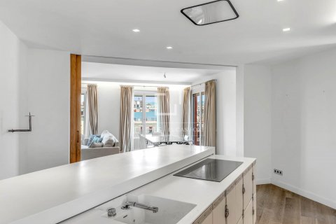Ático de 2 dormitorios en venta en Barcelona, Cataluña, Spain № 8661 - foto 11