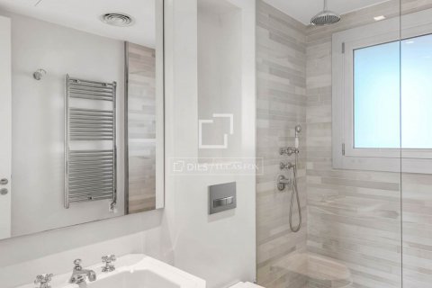 Ático de 2 dormitorios en venta en Barcelona, Cataluña, Spain № 8661 - foto 23
