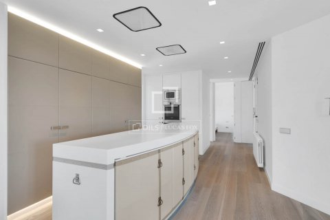 Ático de 2 dormitorios en venta en Barcelona, Cataluña, Spain № 8661 - foto 13
