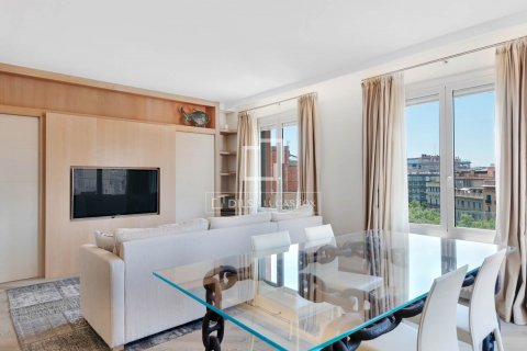 Ático de 2 dormitorios en venta en Barcelona, Cataluña, Spain № 8661 - foto 8