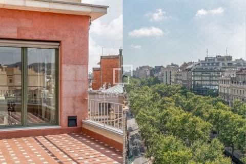 Ático de 2 dormitorios en venta en Barcelona, Cataluña, Spain № 8661 - foto 5