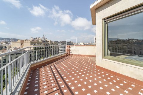 Ático de 2 dormitorios en venta en Barcelona, Cataluña, Spain № 8661